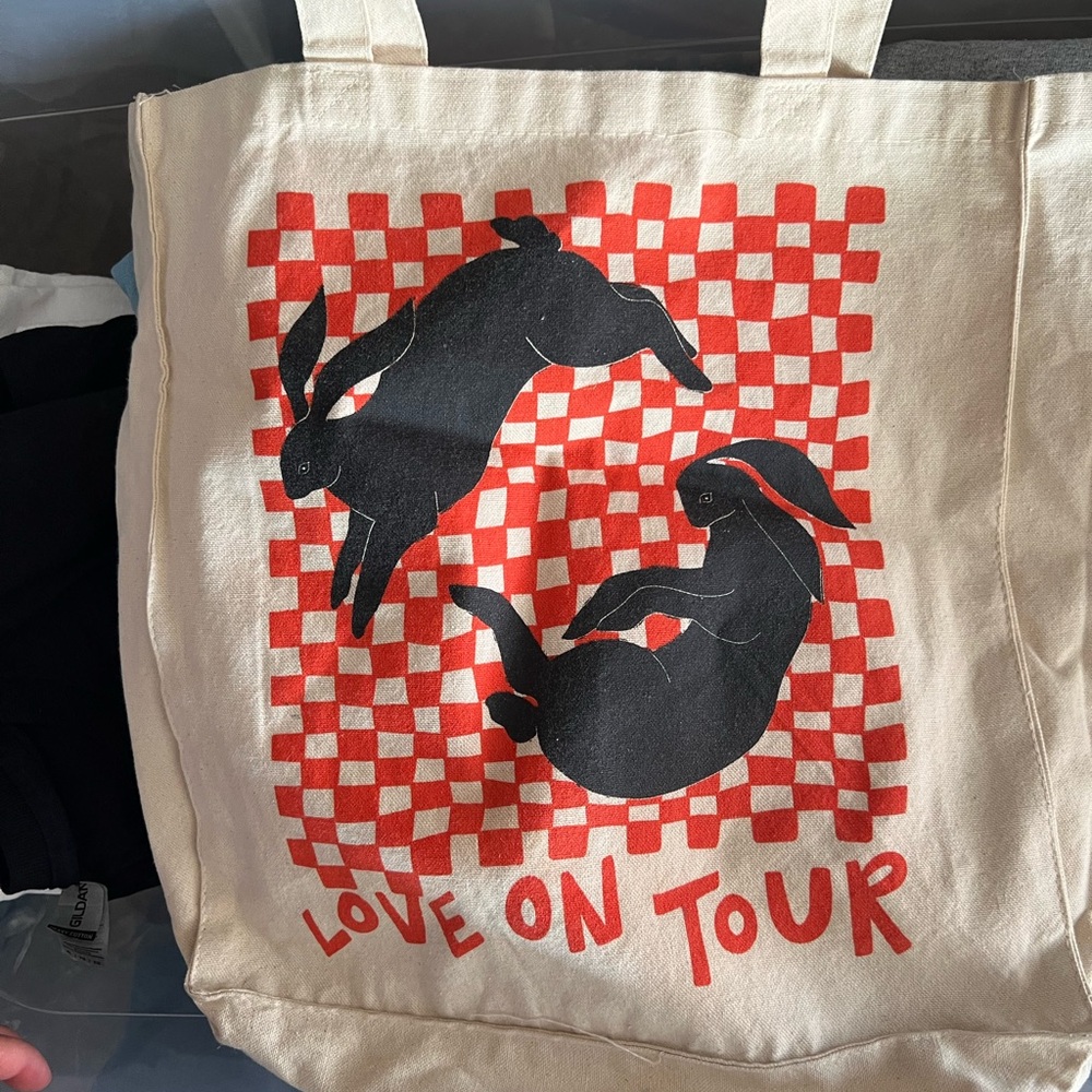 Harry Styles love on tour tote